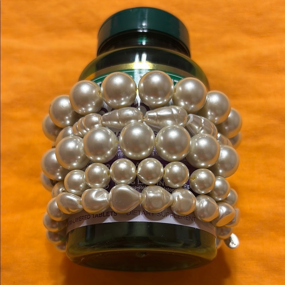 Elegant Chico’s 5 Strand Pearl Stretch Beaded Bracelet
